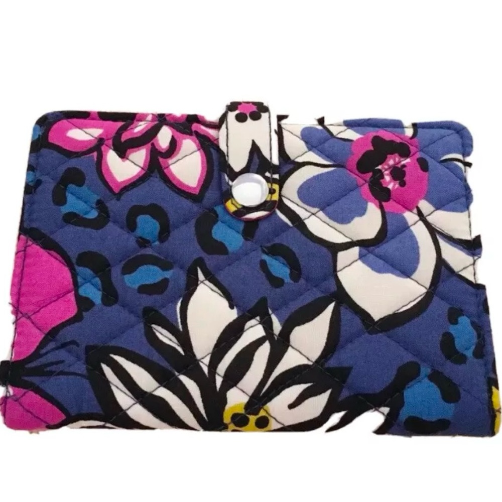 VERA BRADLEY Travel Wallet in African Violet Floral Quilted pattern